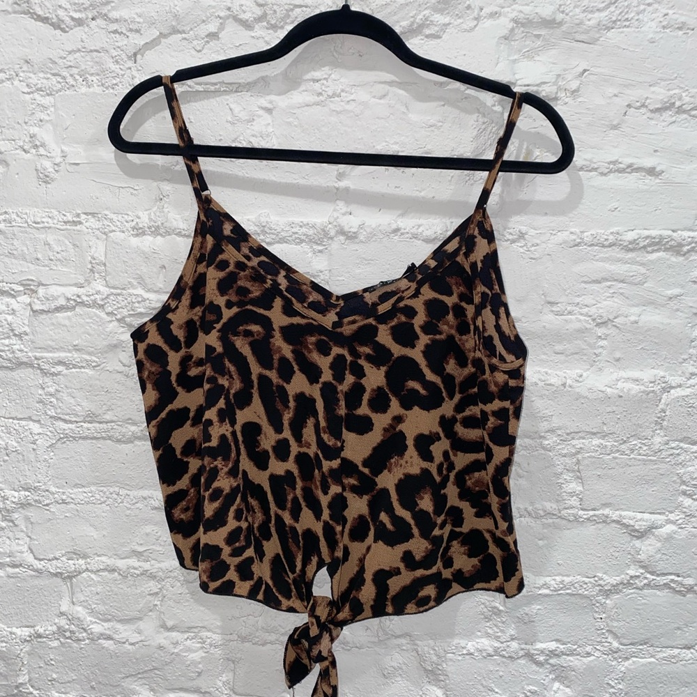 SHEIN Leopard Cropped Top